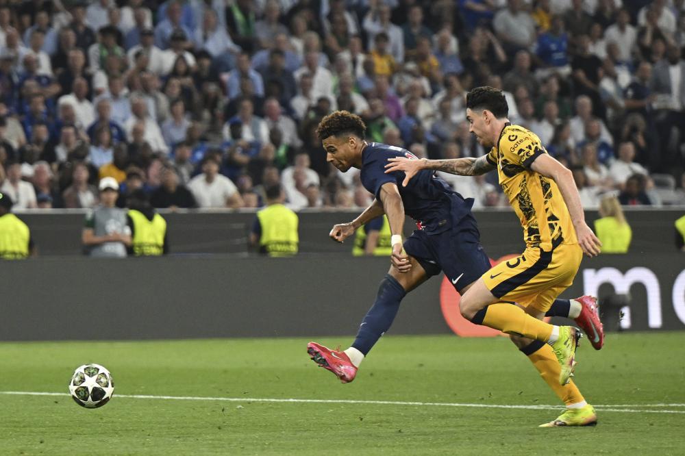 后腰全场传球成功率达 92%，表现全面