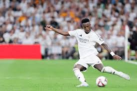 哥本哈根球迷单场向场内投掷83枚烟花，俱乐部被罚15万克朗